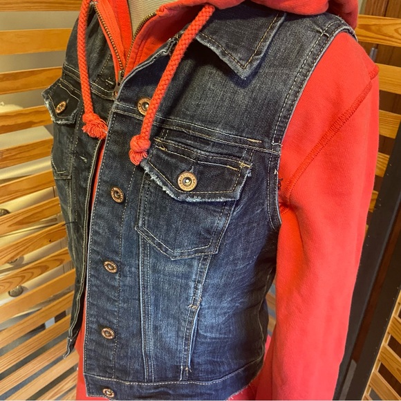 Maurices Dark Denim Vest
Size Medium - Picture 14 of 15